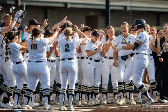 Powerhouse Bentonville softball looks for fourth state title in five seasons